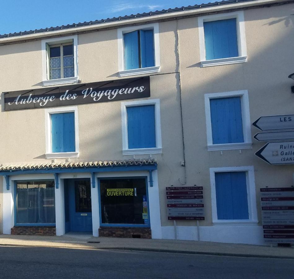 L'Auberge Des Voyageurs Ménigoute Exteriör bild