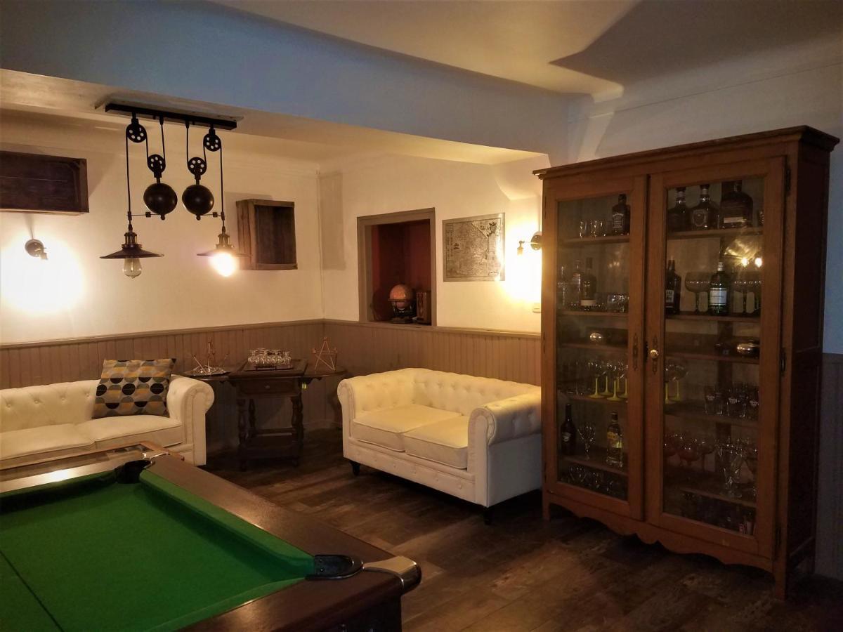 L'Auberge Des Voyageurs Ménigoute Exteriör bild